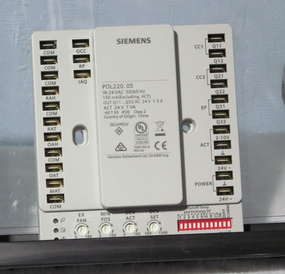 Siemens Economizer Controller Pol220-05 NEW!