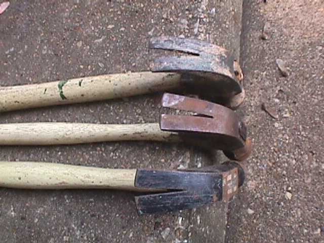 THREE VINTAGE CLAW HAMMERS
