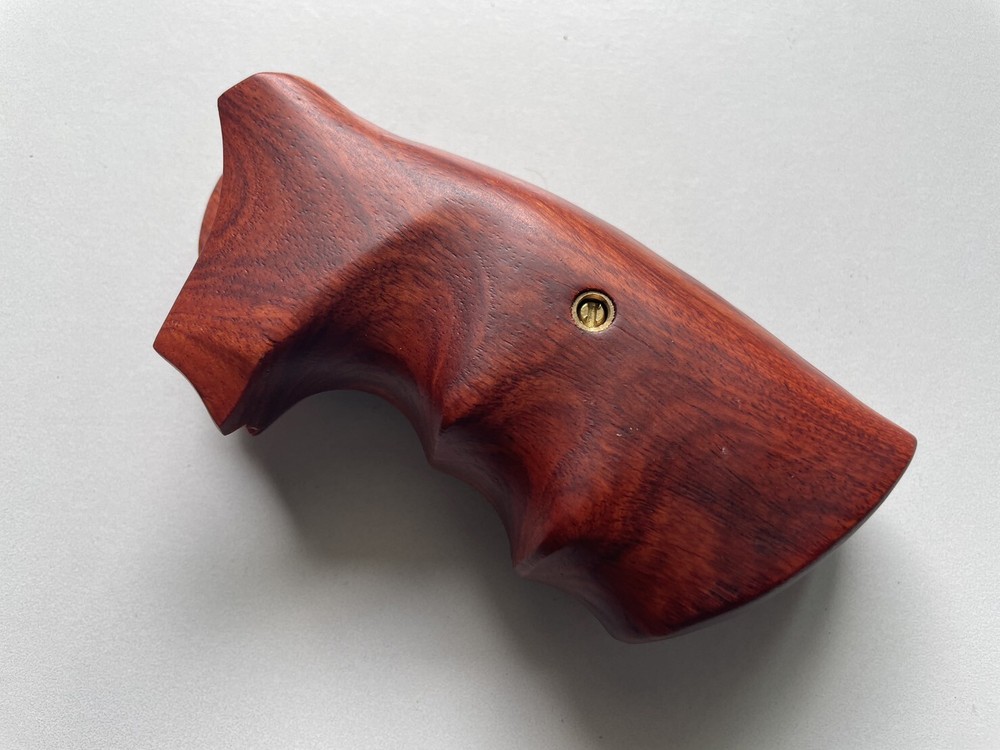 GORGEOUS GRIP FOR COLT PYTHON (I, E FRAME) SMOOTH PADAUK HARDWOOD OPEN BACK
