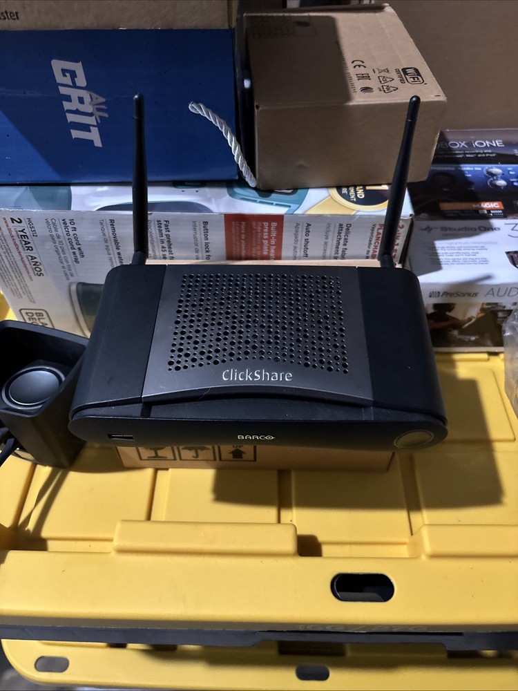 Barco ClickShare CSE-200 Wireless Presentation System With Power - 2 Buttons