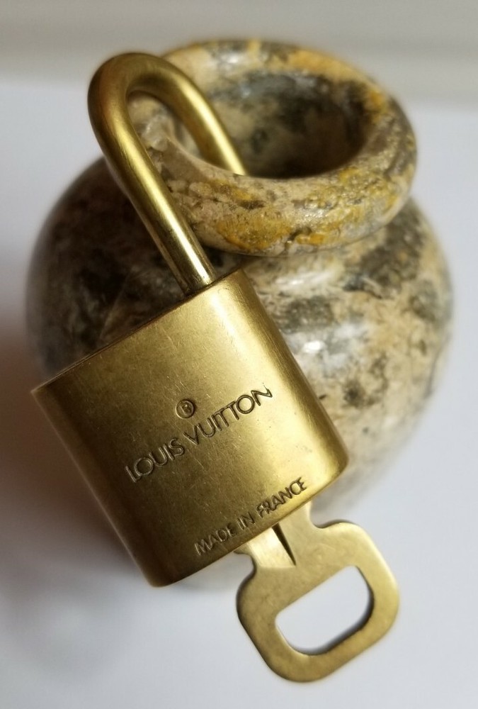 AUTHENTIC Louis Vuitton Lock And Key #305