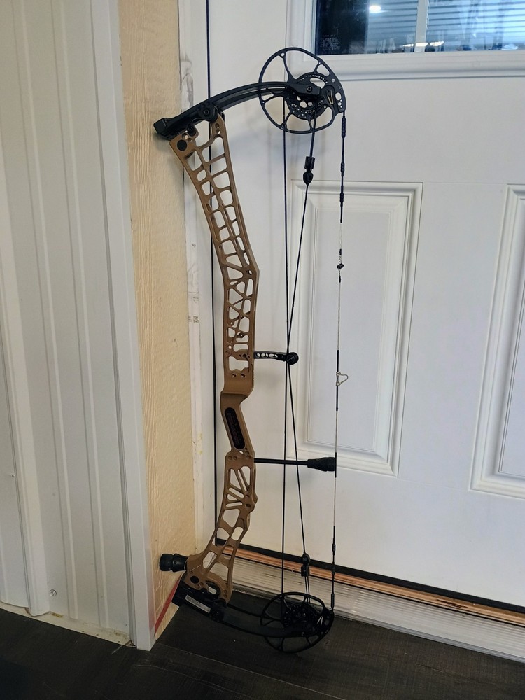 Darton SEQUEL 35 ST Tan Black Aluminum Compound Bow Right Hand