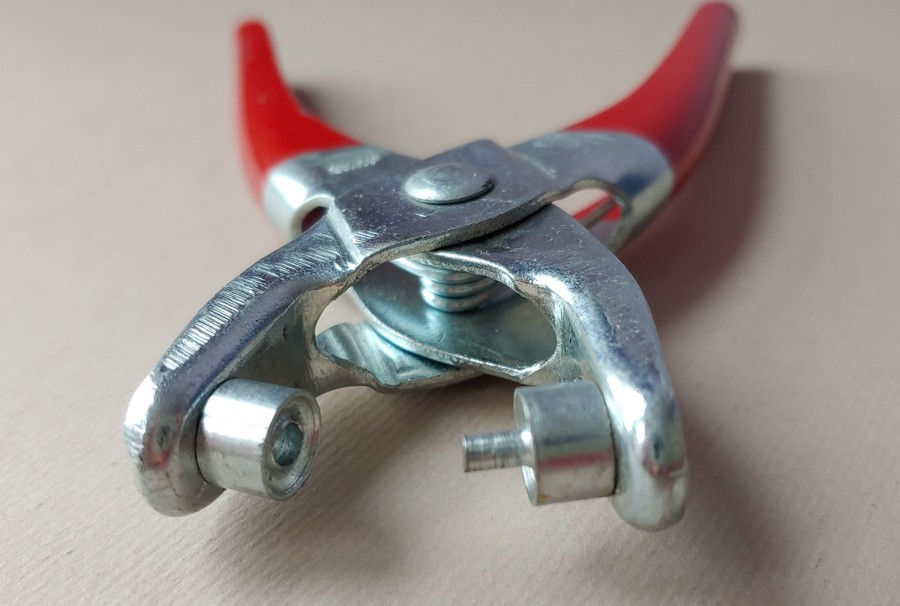 Vintage Globemaster Eyelet Fastening Kit