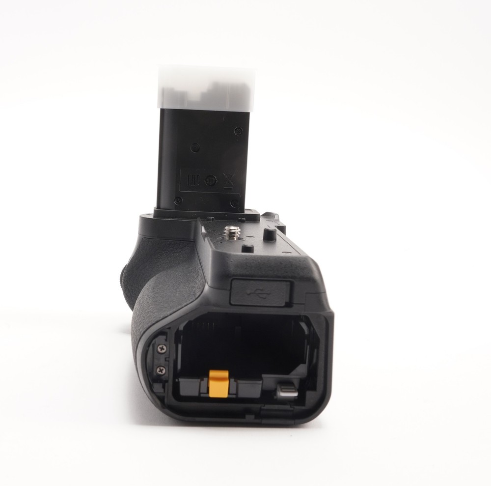 Nikon MB-N11 Power Battery Pack with Vertical Grip