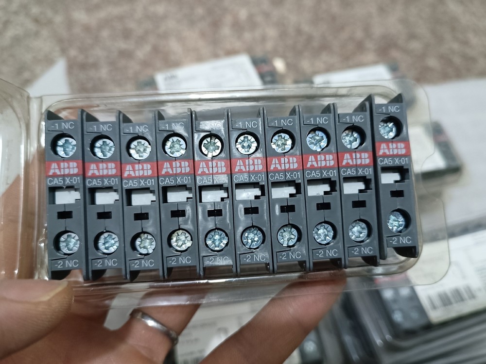 10PCS NEW CA5-01 Auxiliary contact