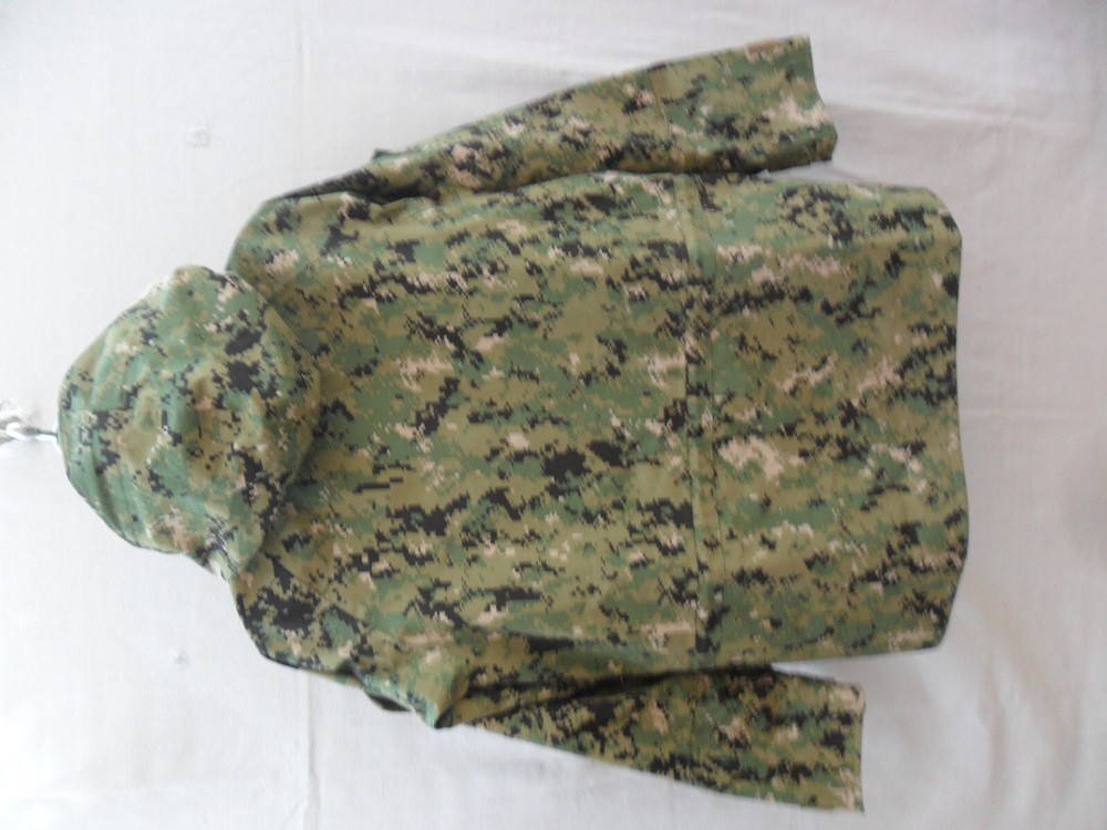 US NAVY ISSUE UNIFORM PARKA WORKING TYPE III CAMO PTFE LAMINATE MEDIUM REG EUC!!