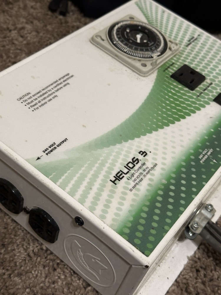 Titan Helios 3 4 Light Controller with Timer