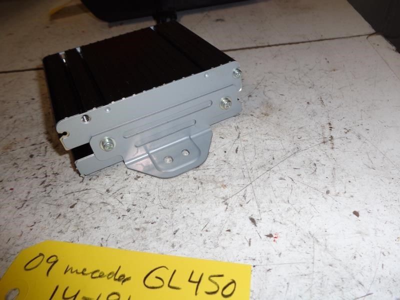 2009 GL450 Amplifier Speakers 602913