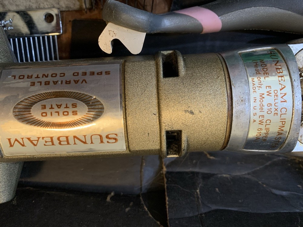 Sunbeam Cattle Clipmaster With Variable Speeds EW610 With Extra Blade Sets.