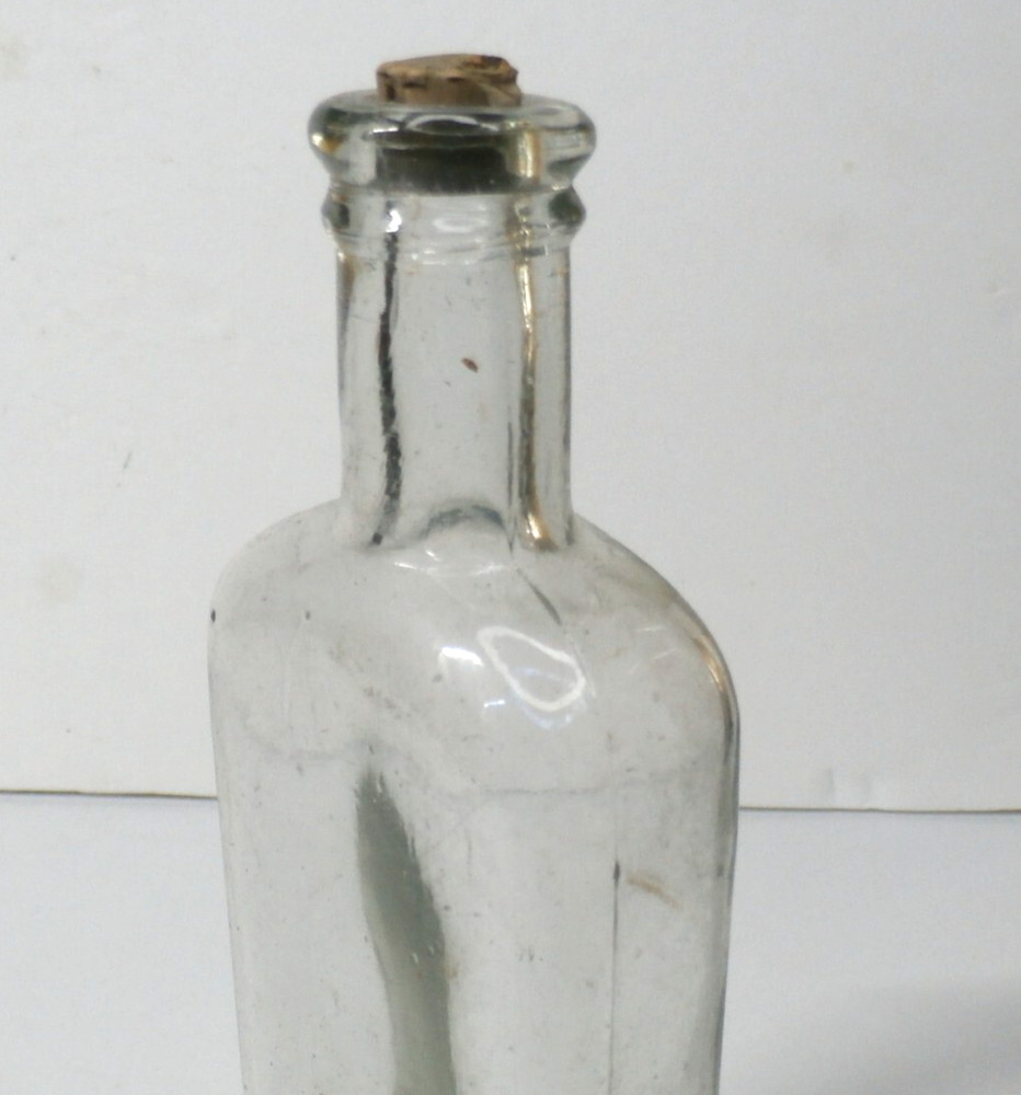 Vintage 6.5 in Magic Gloss Clear Bottle