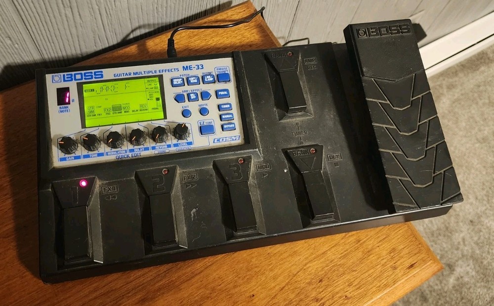 BOSS ME-33 Multiple Multi Effects Processor Guitar Effect With Cord