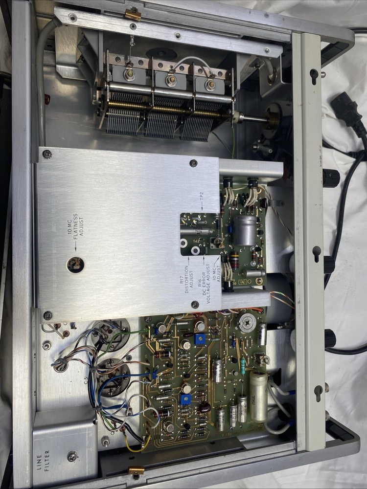 HP 651B Test Oscillator Oscillator Signal Generator S1