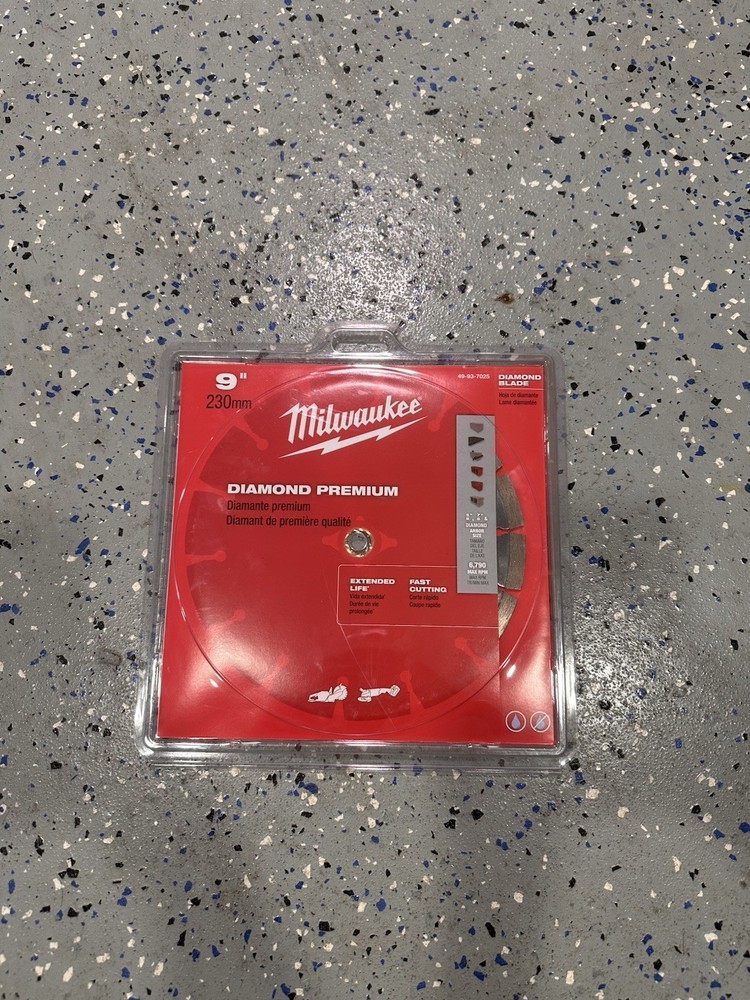 Milwaukee 9 in. Segmented Diamond Blade