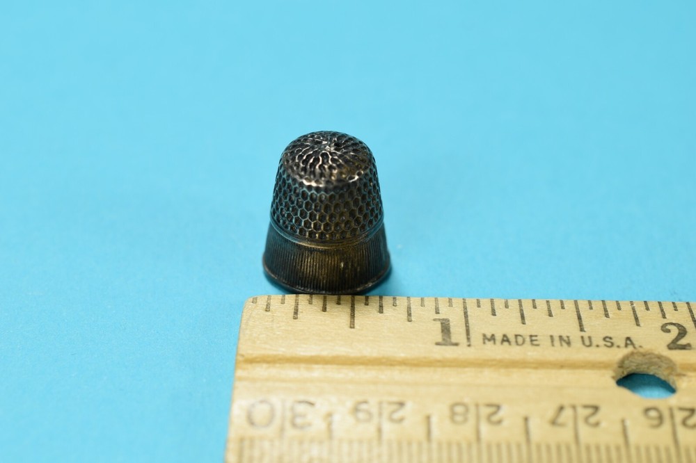 Vintage Sterling Silver Thimble 9 with Hallmark inside -- 2067