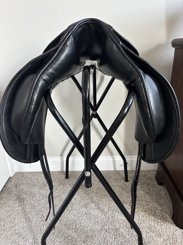 County Connection Dressage Saddle 18” Medium Black