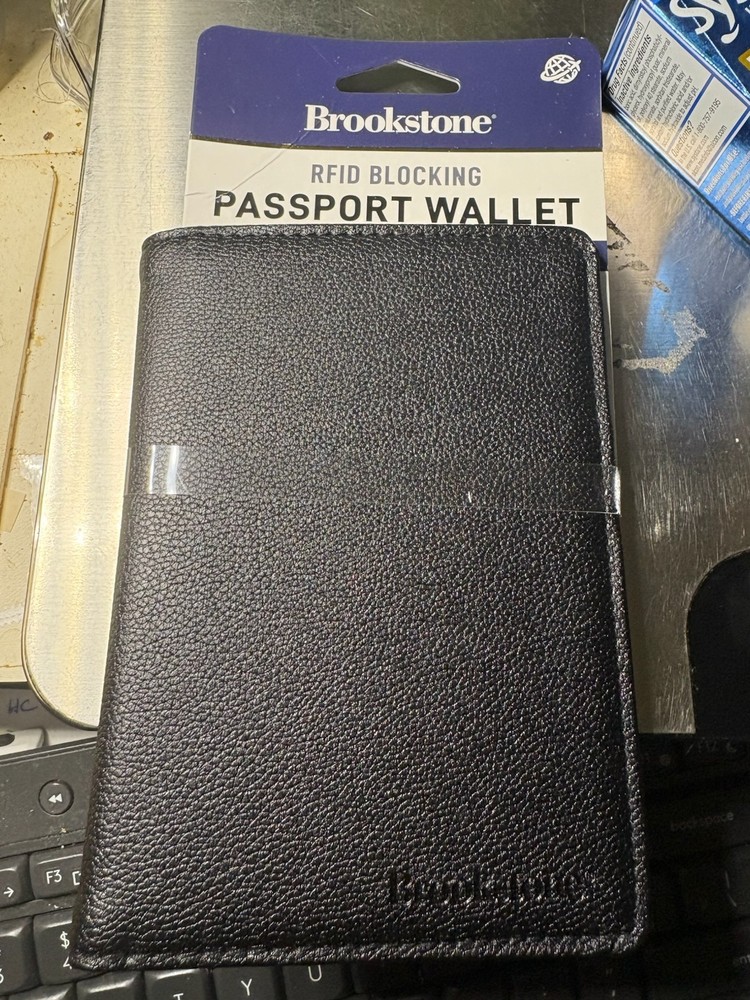 BROOKSTONE PASSPORT CASE WALLET BLACK RFID BLOCKING NIP