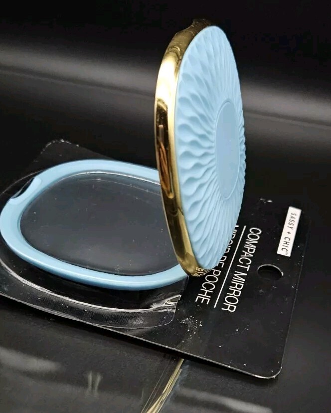 SASSY + CHIC 10X MAGNIFICATION DUAL MIRROR COMPACT BLUE