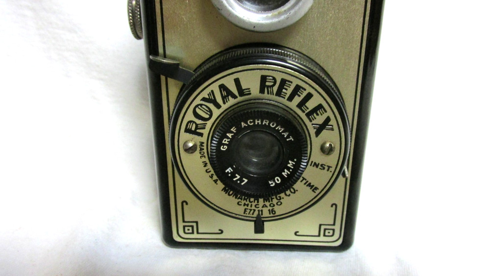 VINTAGE 1950s MONARCH ROYAL REFLEX CAMERA