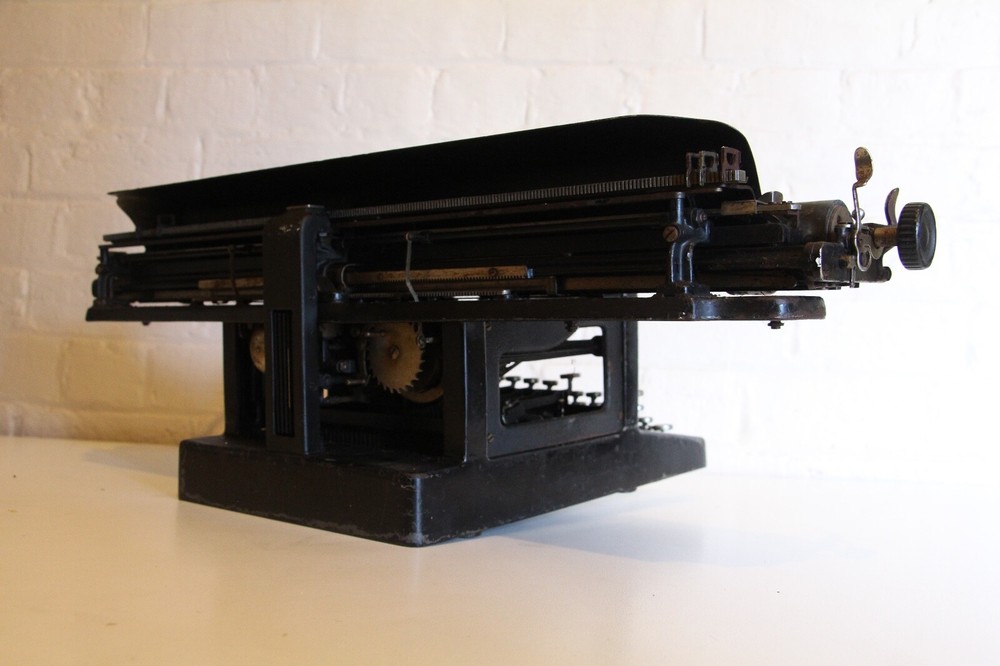 Antique LC Smith Typewriter - Extra long bar - Rare Typewriter