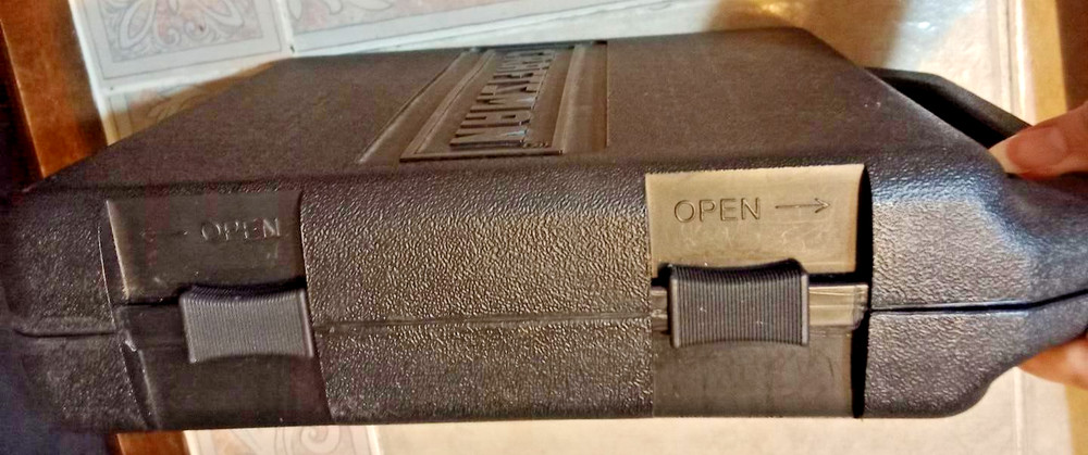 Craftsman partial drill bit set. Clam shell hardcase built in handle. VINTAGE.