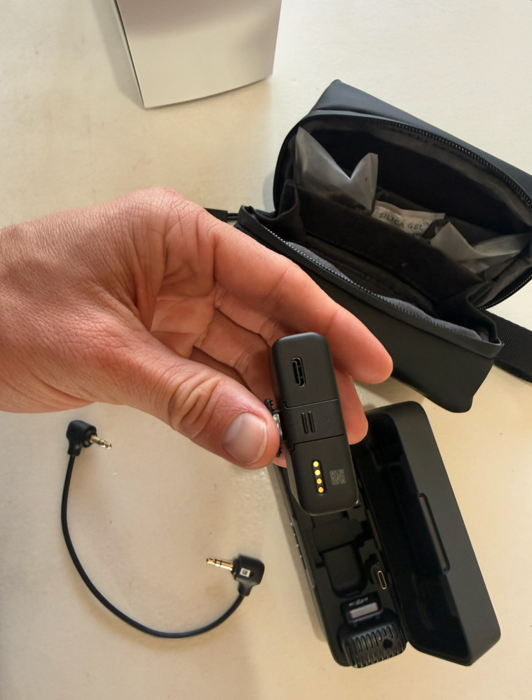 DJI Mic 2 Combo (2x Shadow Black Transmitter, 1x Receiver & Charging Case)