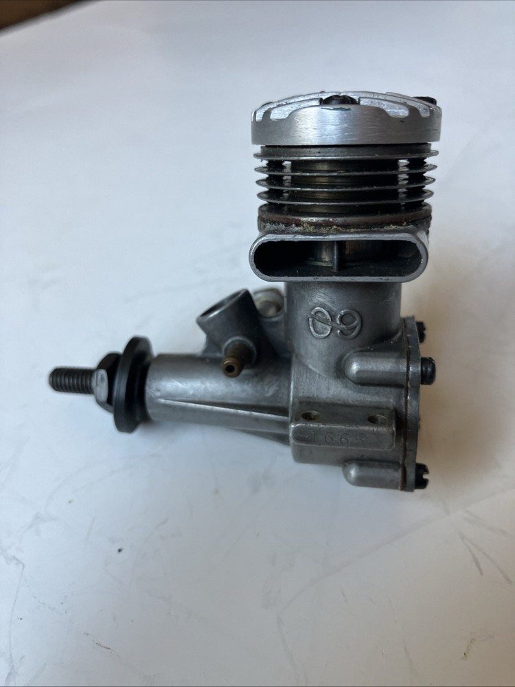 Model Airplane 09 Nitro Glow Engine Unknown