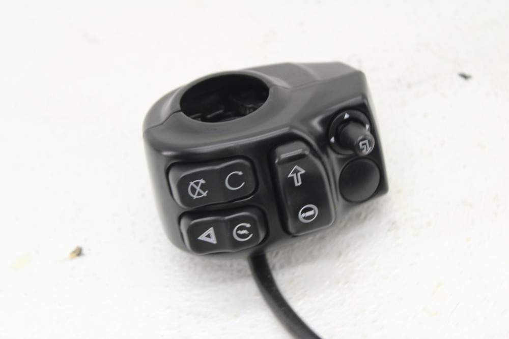 2016-2018 Harley Davidson Touring Road Electra Street Right Control Switch Pack