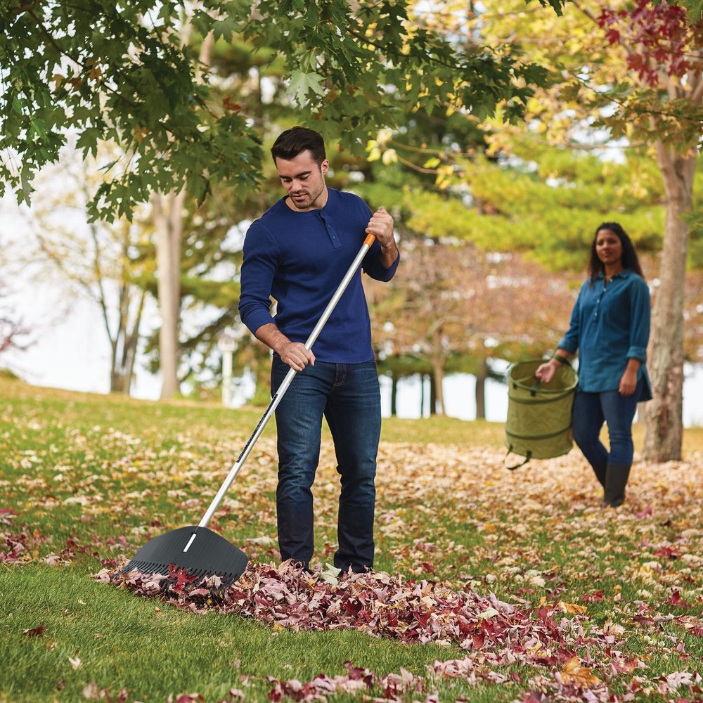 Fiskars Poly Leaf Rake, Leaf Rake, 67" Length