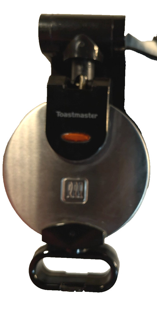 Toastmaster Flip-Over Waffle Maker  Model #TM-285WM Tested WORKS