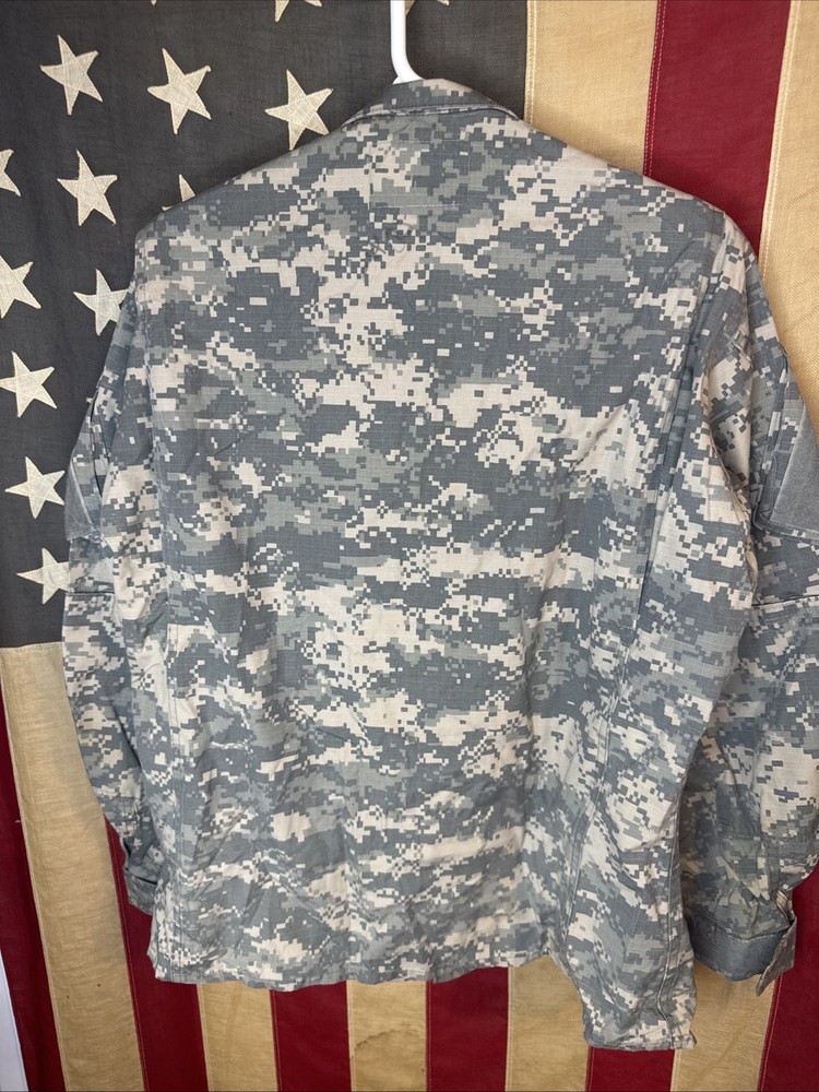 Medium Regular - Army Combat Uniform ACU Combat Top Coat UCP B804