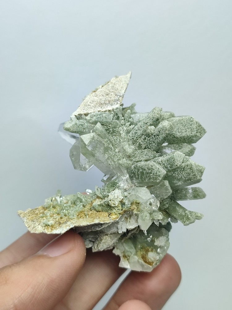Chlorite   Quartz Crystal With Beautiful Luster & Unique Growth-Pk