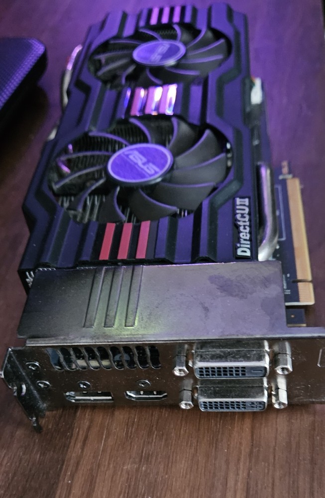 Lot of electronics from store clearance