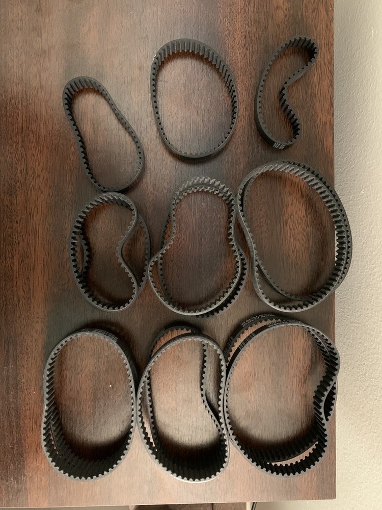 Various 5M Belts Between 370 And 265