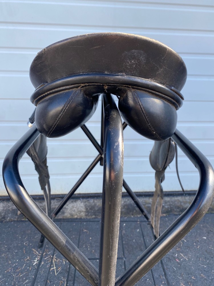 18” Passier military jump saddle saddle