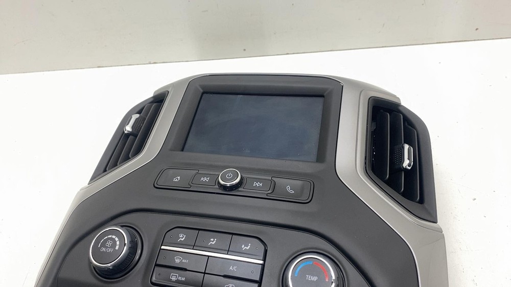 ⭕2025 Chevrolet Silverado 1500 Radio Display Screen Panel w/ Control Switch Unit