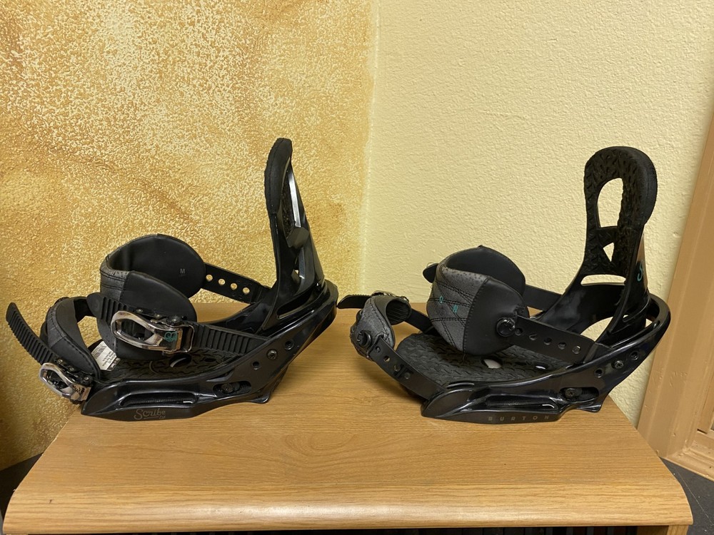 Used Burton Scribe EST Snowboard Bindings, Size Medium, SOLD AS IS