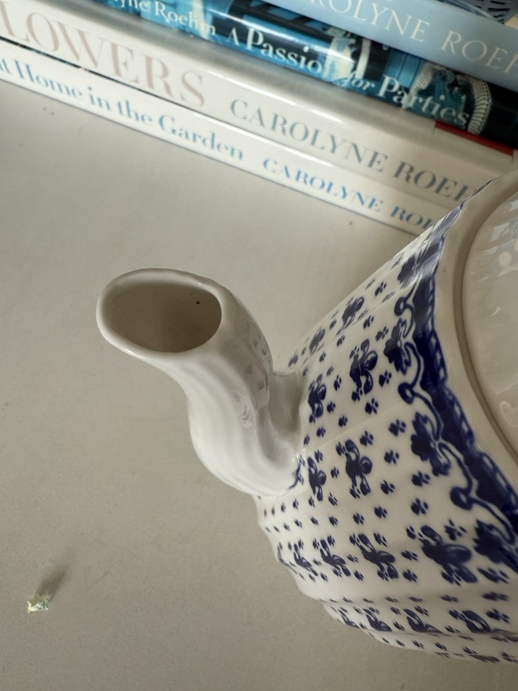 Fluer De Lis Coffee Pot