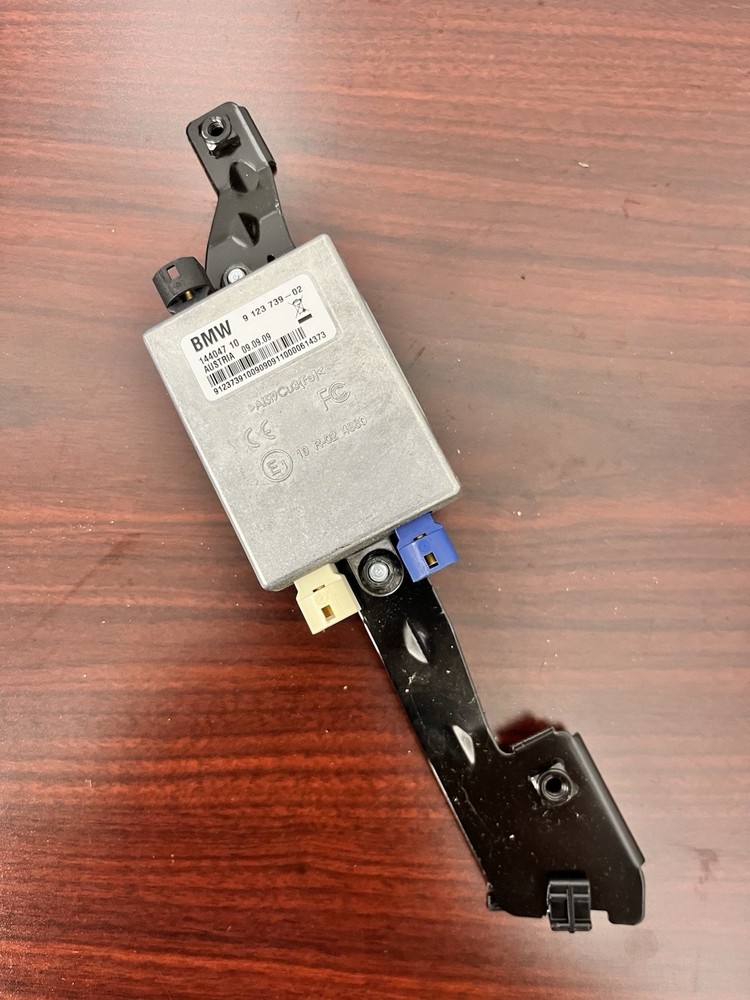 07-10 BMW 335i E60 E61 5 Series USB Interface Hub Adapter Module 9123739 OEM