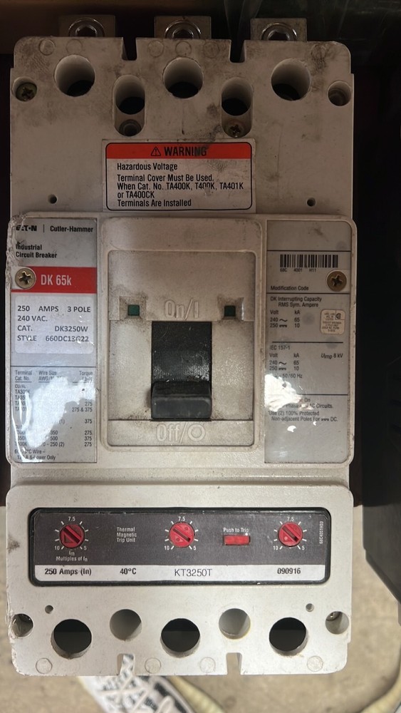 Main Breaker Eaton DK 250 Amp