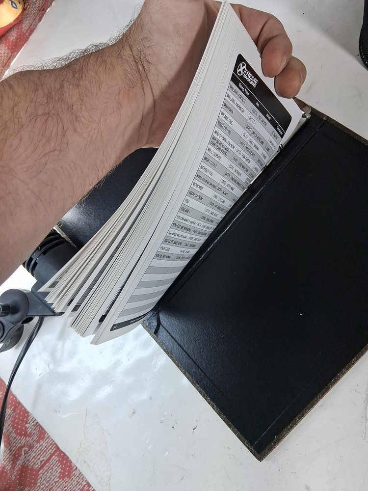 Magic Sing ET23KH Wireless Karaoke System With Case And Book TD31D