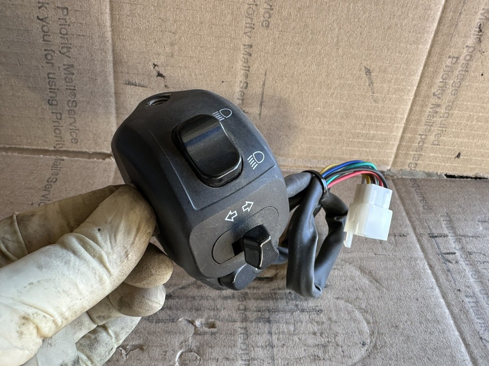 19 Elyx Smart Zebra Dazz E Scooter Left Handlebar Bar Control Switch OEM-575