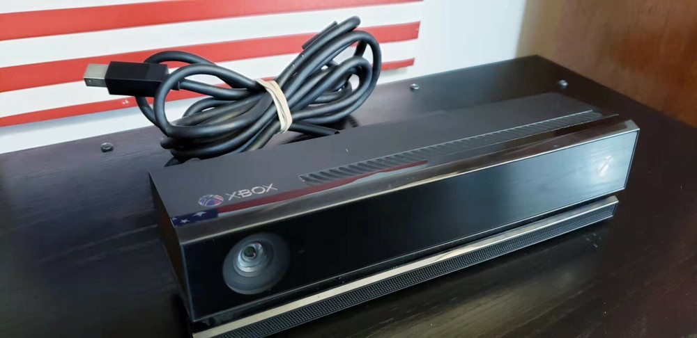 Microsoft Xbox One Kinect Sensor - Black OEM Model 1520 Authentic w/ TV Mount