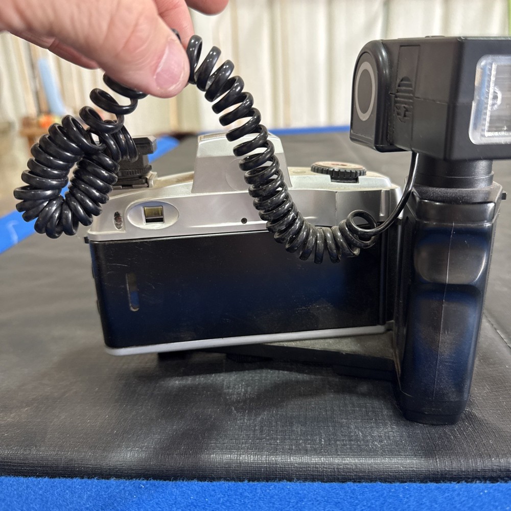 Matsui 35mm Film Camera With External Adjustable Flash