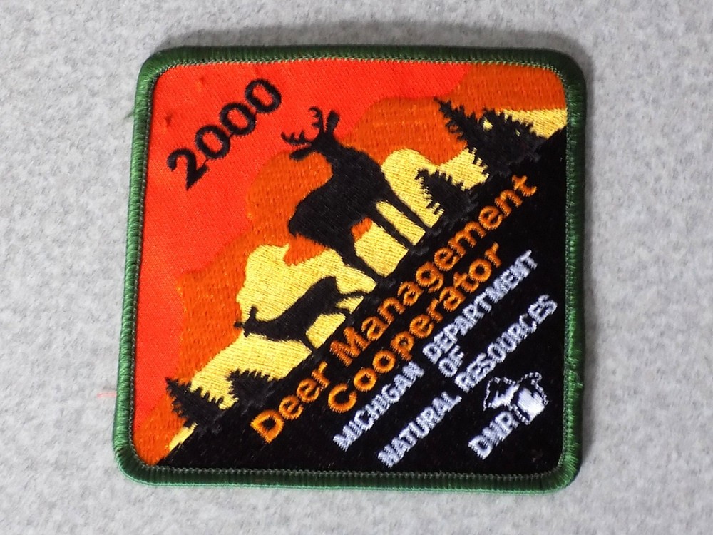 2000 MICHIGAN DNR SUCCESSFUL DEER HUNTER PATCH 3¾" x 3¾"