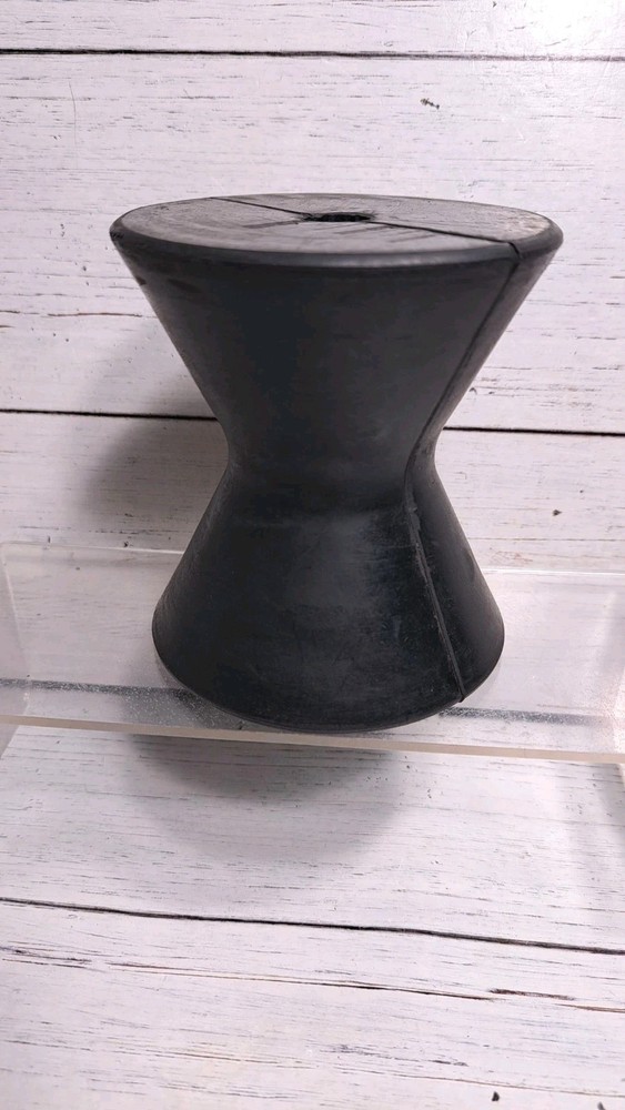 CE Smith 29541 Rubber Bow Roller 4" Wide Black