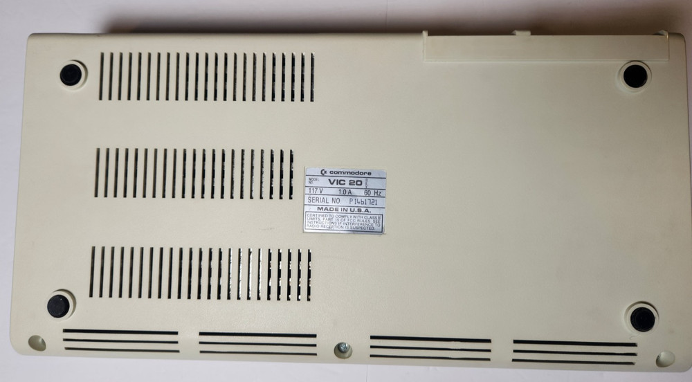 Vintage Commodore Vic 20 Computer Tested Powers New Capacitors