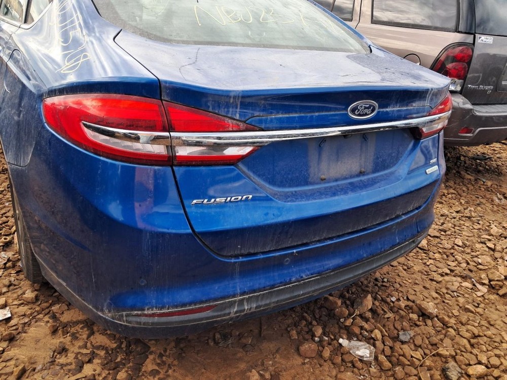 FUSION 2017 Glove Box 4818448