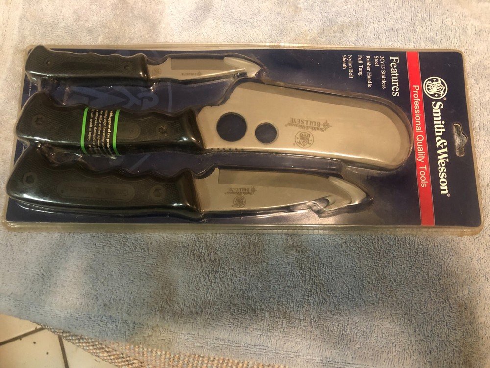 Smith & Wesson 3-Piece Knife Set With Sheath NEW