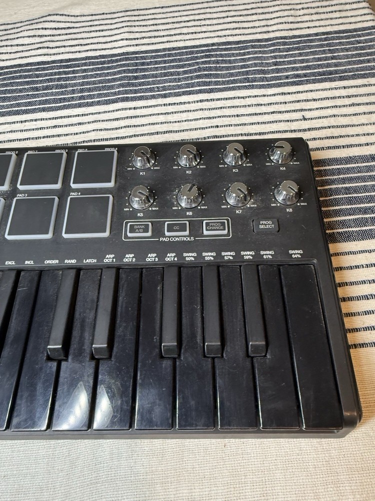 Akai Professional MPK Mini MIDI Controller