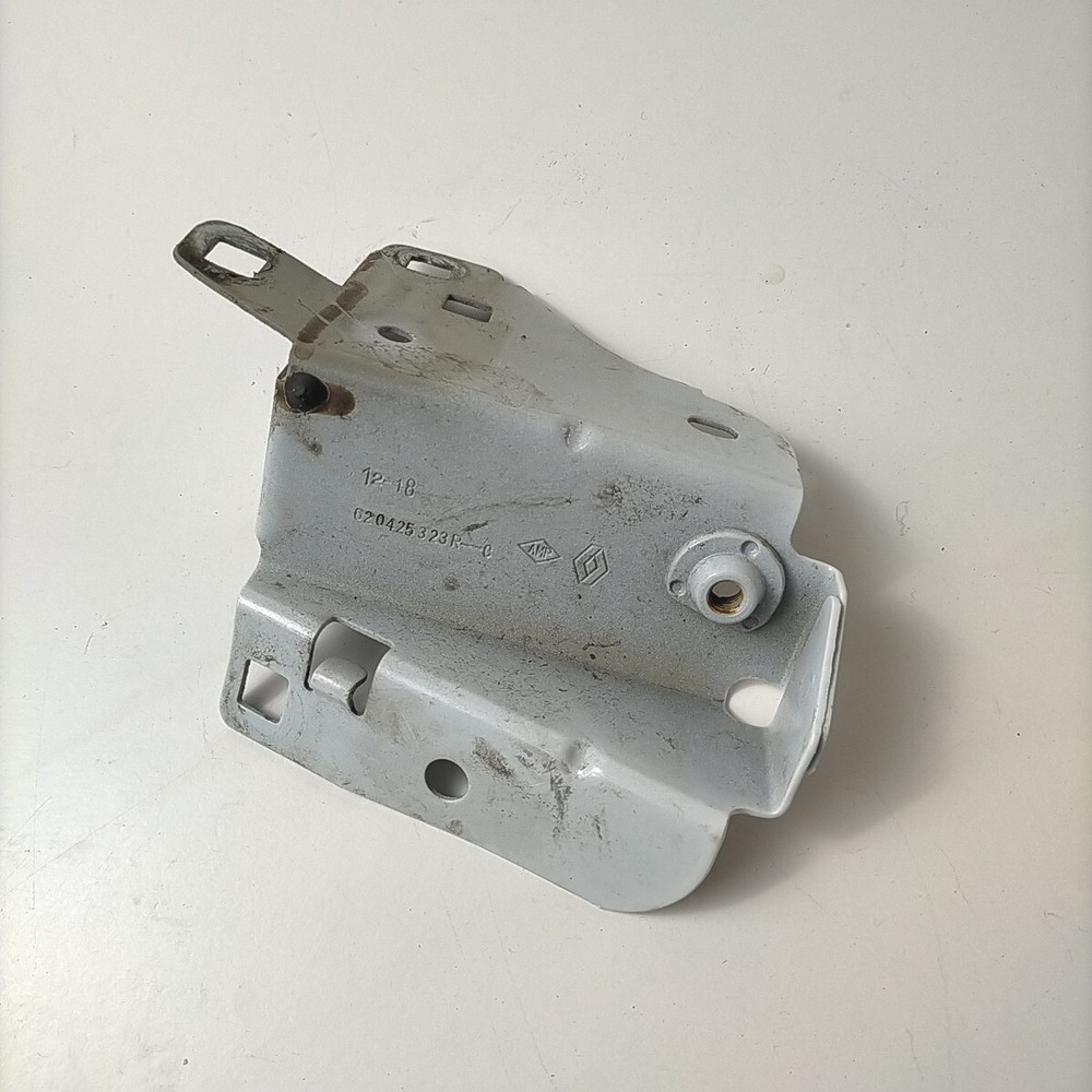 RENAULT ZOE WING BRACKET RIGHT 2012-2019 620425323R , Genuine, B9